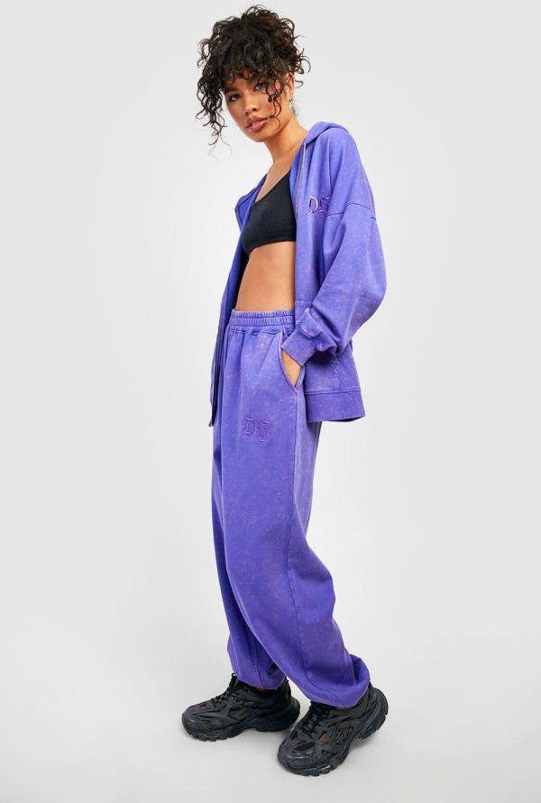 boohoo Oversized Geborduurde Acid Wash Gebleekte Joggingbroek, Purple