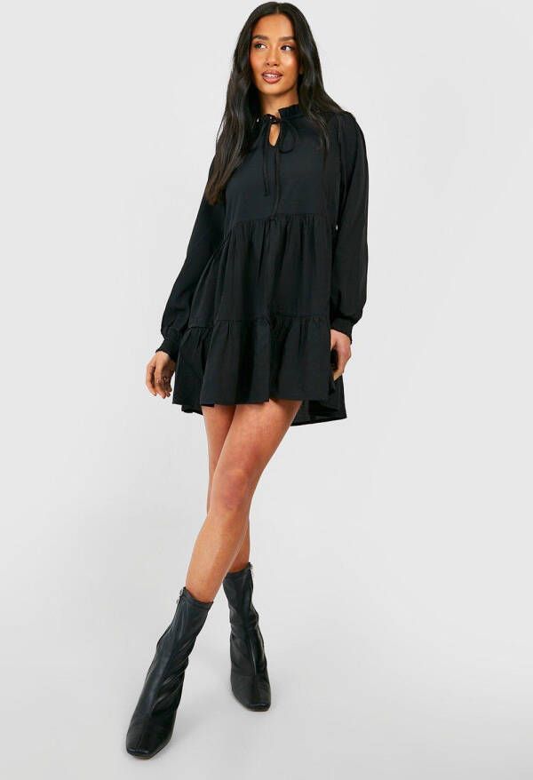 boohoo Petite Gesmokte Jurk Met Laagjes En Volle Mouwen, Black